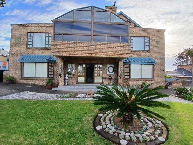 5 Bedroom Property for Sale in Stilbaai Wes Western Cape